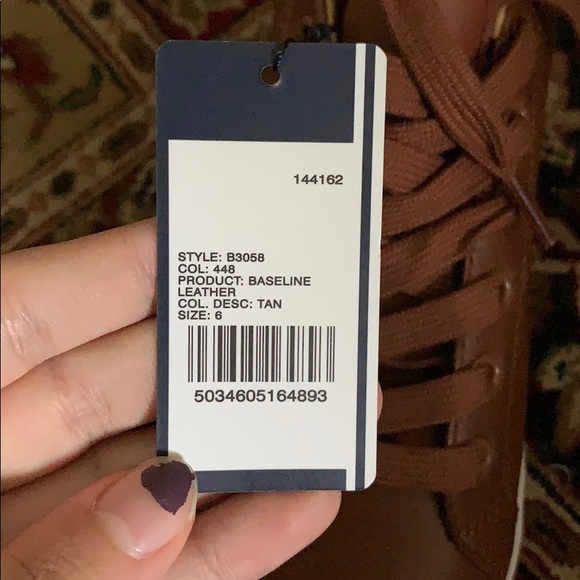 Fred Perry Baseline Leather Trainers in tan - Picture 3 of 5